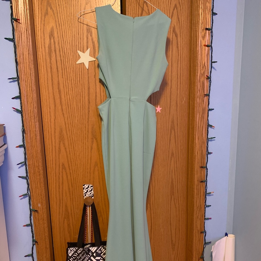 Lulu’s PROM DRESS‼️✨ - Picture 3 of 6